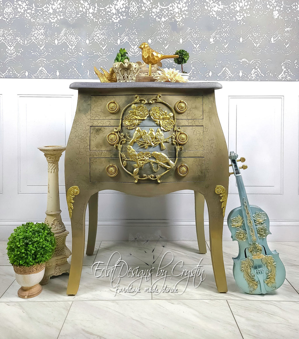 Birds and Gold Bombe Chest
