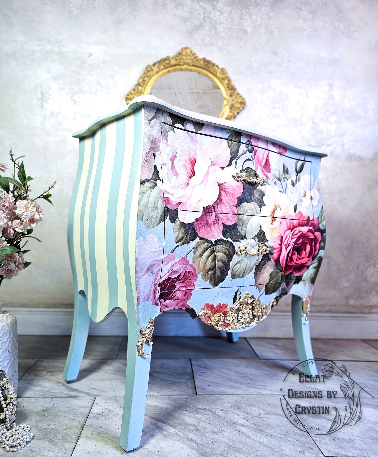 French Boutique Bombe Chest