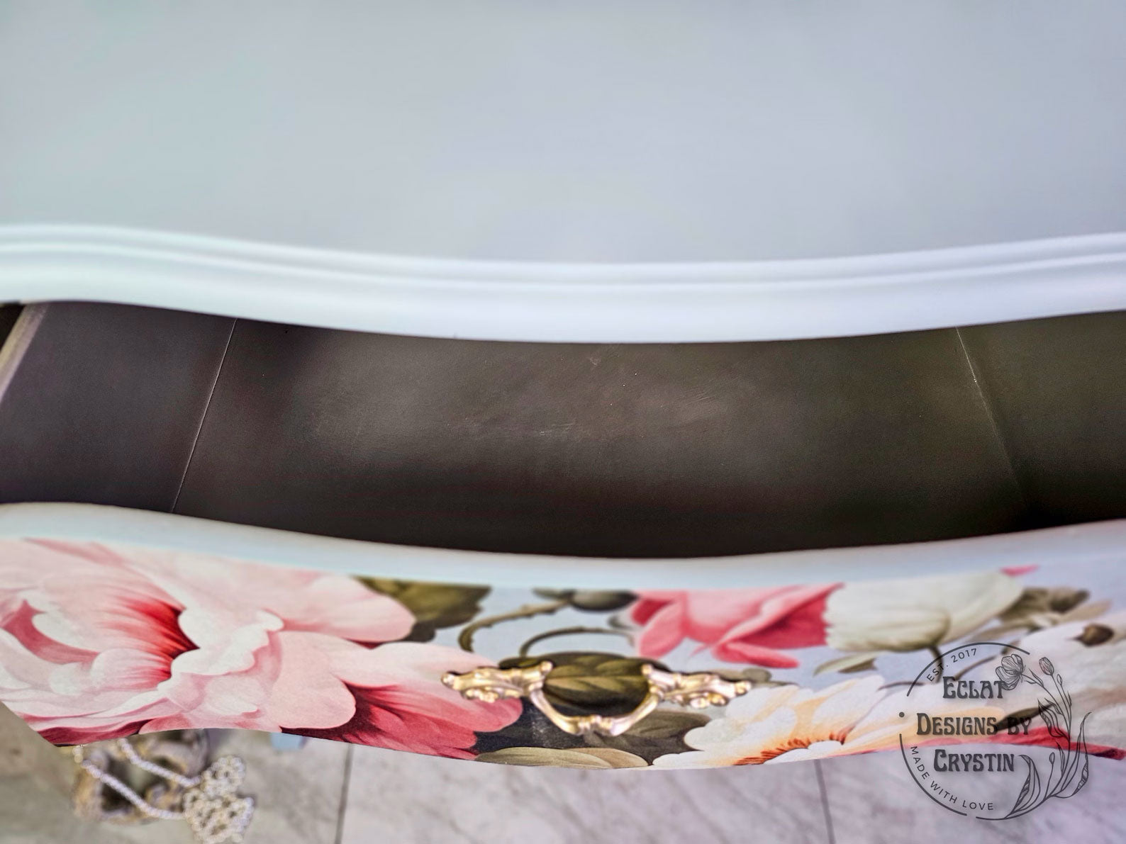 French Boutique Bombe Chest