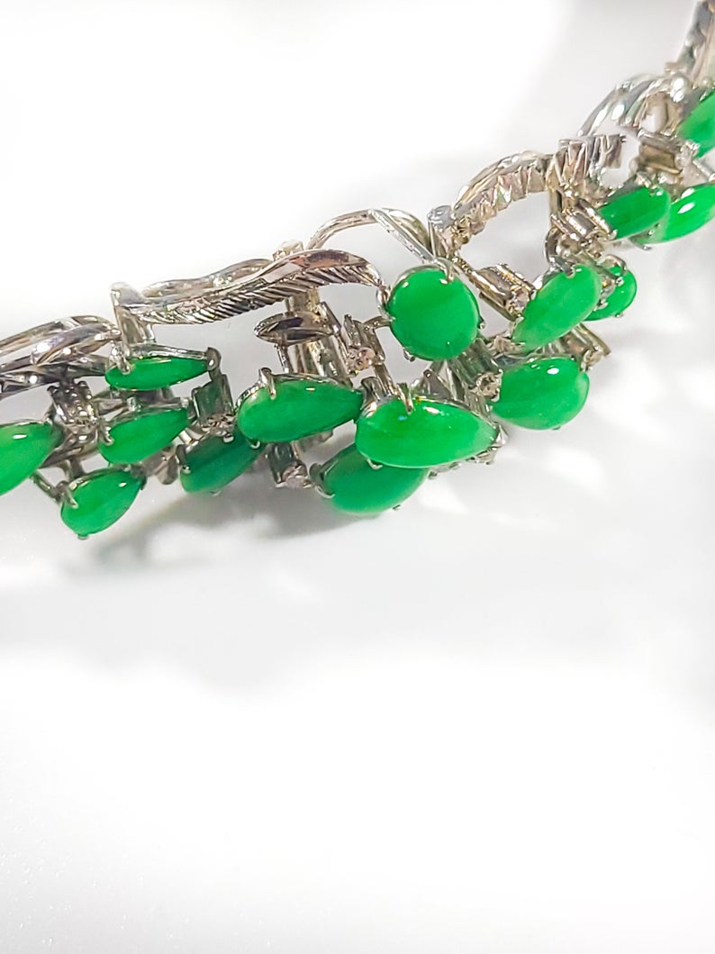 Green Apple Jade 18 kt White Gold Diamond Bracelet