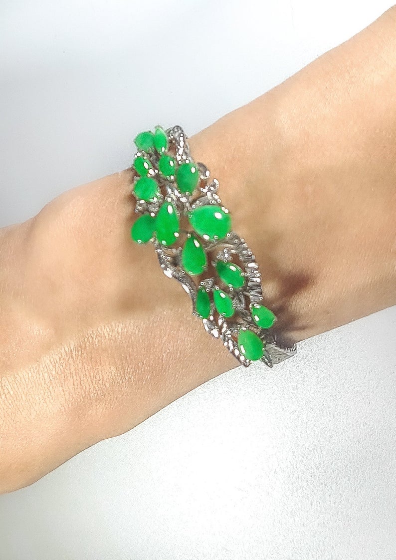 Green Apple Jade 18 kt White Gold Diamond Bracelet