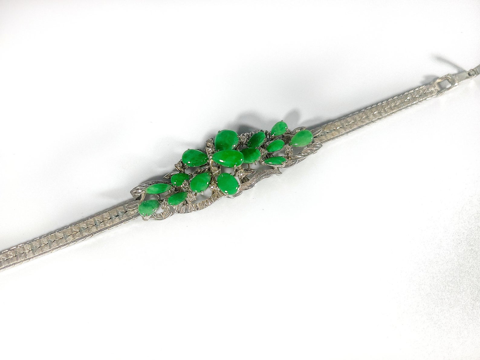 Green Apple Jade 18 kt White Gold Diamond Bracelet