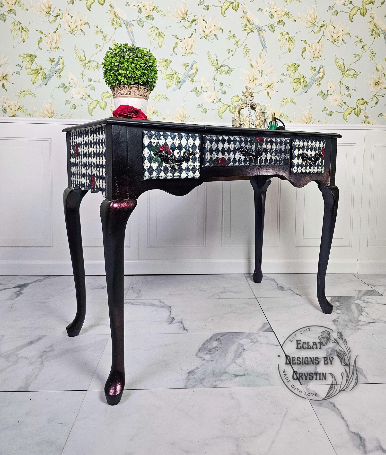 Queen of Hearts Court of Roses Vanity