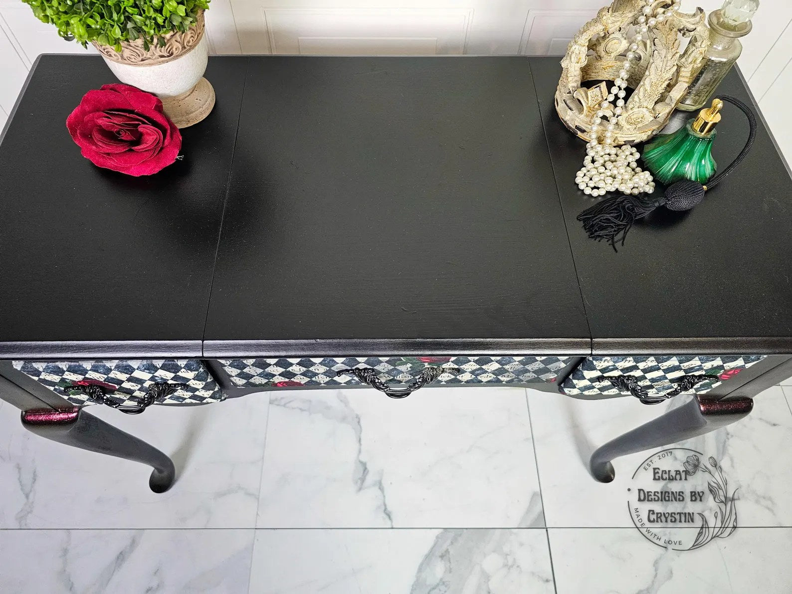 Queen of Hearts Court of Roses Vanity