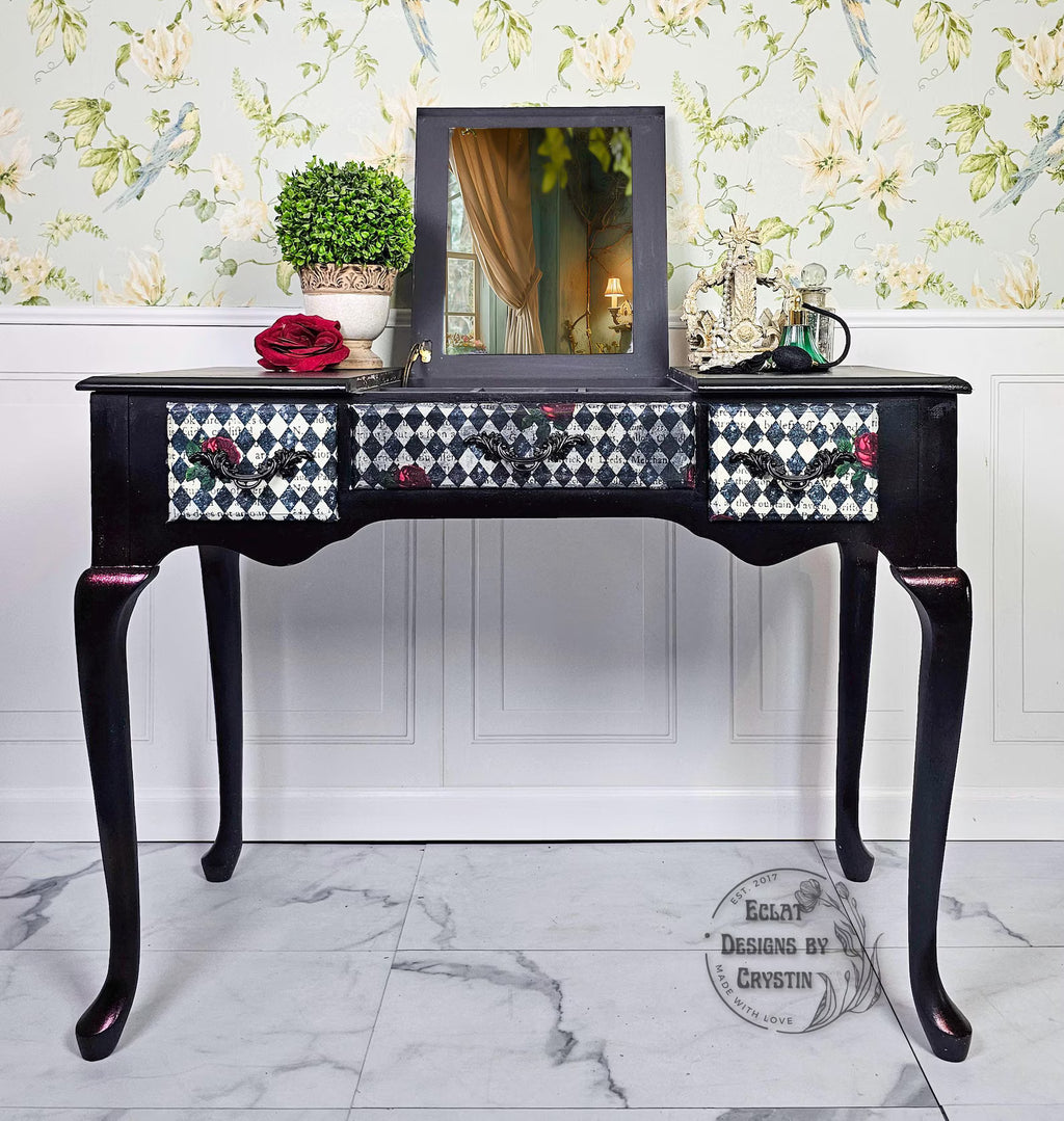 Queen of Hearts Court of Roses Vanity
