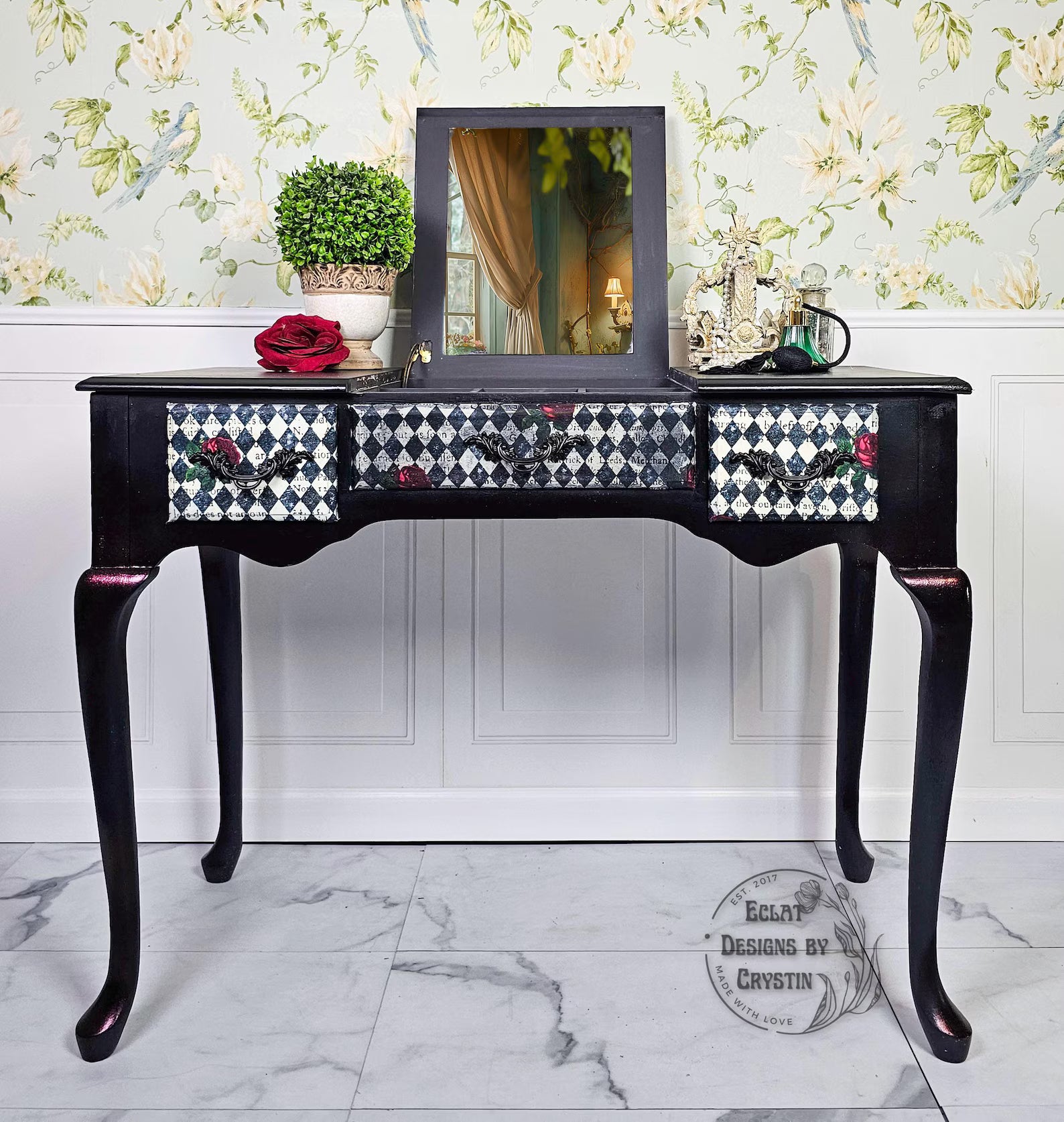 Queen of Hearts Court of Roses Vanity